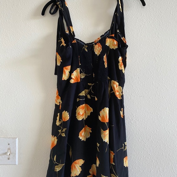 Brand New Mahina Dress - Picture 2 of 3